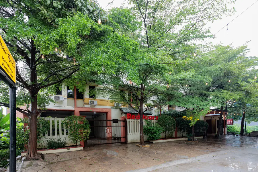 Parkiran Depan